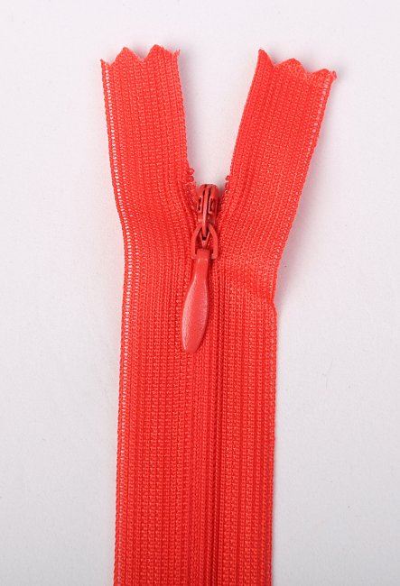 Skrytý zip červeno-oranžové barvy 45cm I-3W0-45-627
