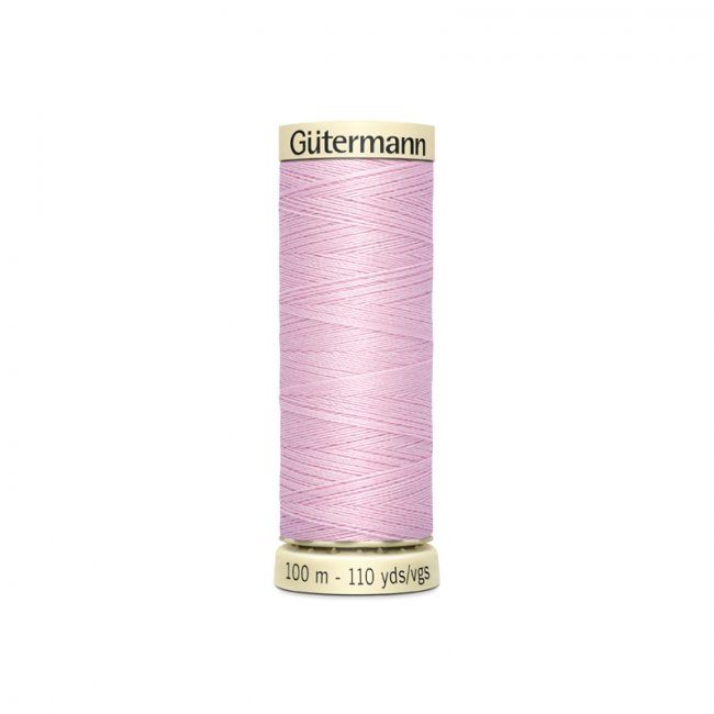 Univerzální šicí nit Gütermann se světle fialové barvě 320