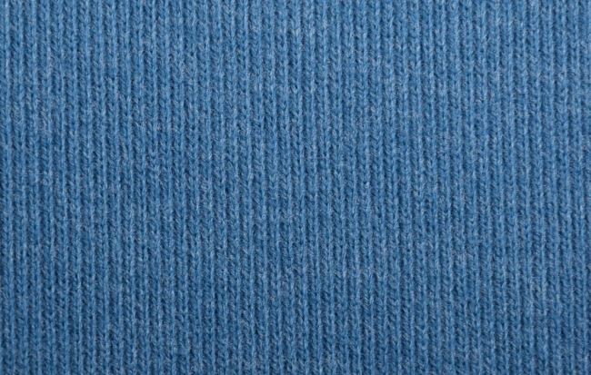 Počesaná melírovaná pletenina v modré barvě 201740.7030