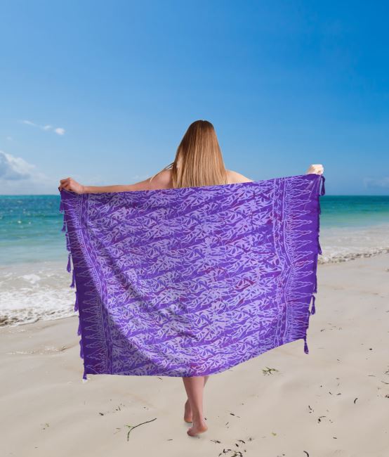 Pareo/sarong z Bali s kokosovou sponou ve fialové barvě s abstraktním potiskem BALI71