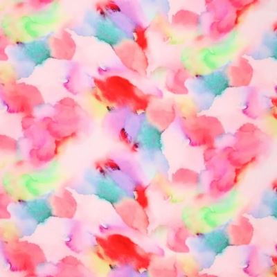 Elastická viskózová látka s digitálním abstraktním potiskem 22582/880