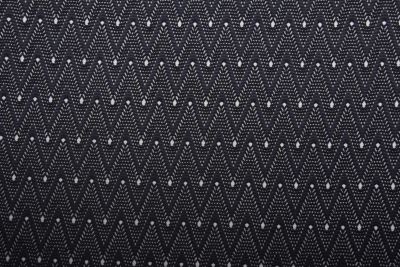 Krajka v černé barvě s pruhy podložena úpletem PAR1123