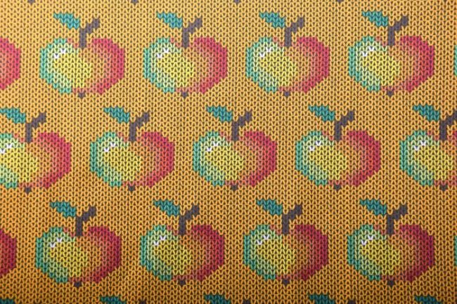 Bavlněný úplet v okrové barvě s jablíčky 63762