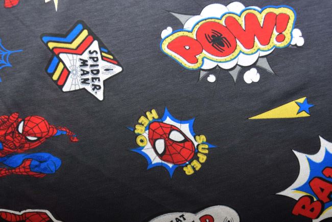 1 m bavlněného úpletu v tmavě šedé barvě s potiskem Spider-Man DS-KUP156