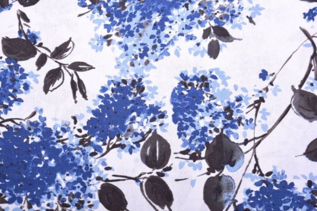 Viskózová látka s příměsí lnu s potiskem modročerných květů 11551/006