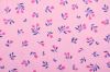 Popelín ve světle růžové barvě s potiskem drobných květin 19416/011