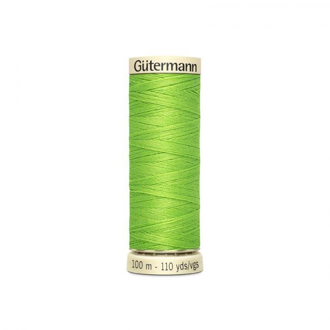Univerzální šicí nit Gütermann v světle zelené barvě 336