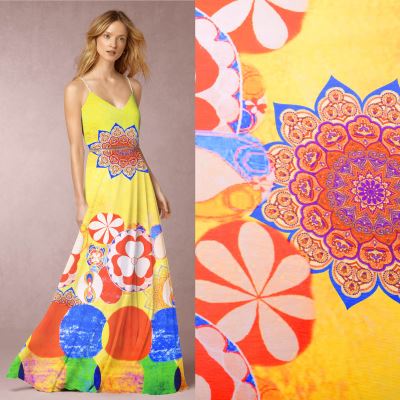 Viskózový popelín v žluté barvě s digitálním potiskem květin a ornamentů S1981R-3682