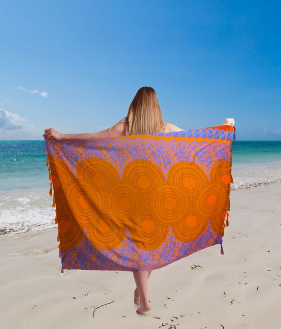 Pareo/sarong z Bali s kokosovou sponou v oranžové barvě s potiskem ornamentů BALI152